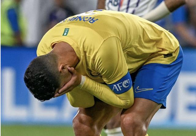 内马尔在法国队比赛中持续失利，夺冠引发热议！赛场气氛高涨(内马尔在法国队吗)