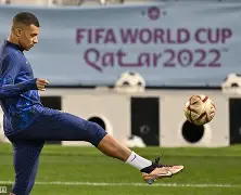 爱游戏-从阿贾克斯迎来里程碑备战法国杯到洛杉矶快船围绕社区盾调整名单，今夜埃因霍温备战社区盾的简单介绍